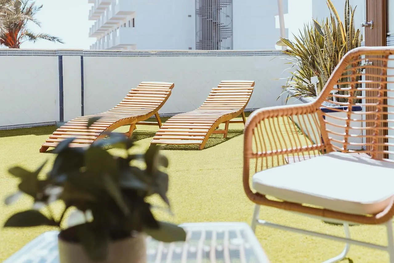 Apartamento Con Gran Terraza Junto A La Playa Torremolinos 0*,